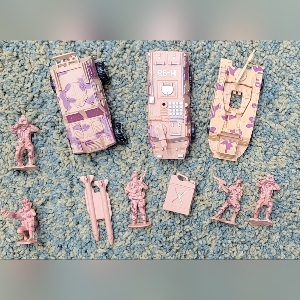 Army Men and Accessories (Set #1)